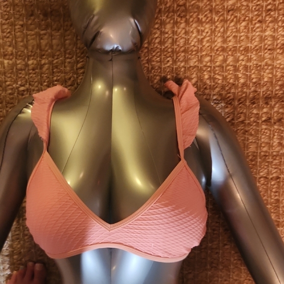 Chic Coral Bikini Top with Floral Bottom - Picture 4 of 4